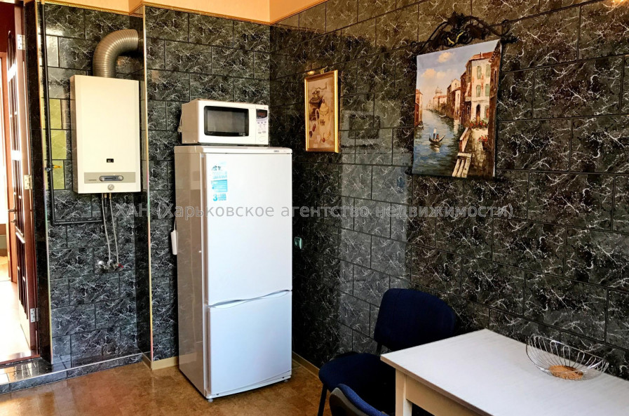 Продам квартиру, Куликовский спуск , 14 , 2  ком., 60 м², капитальный ремонт 