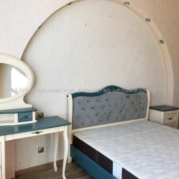 Продам квартиру, Куликовский спуск , 14 , 2 кім., 60 м², капитальный ремонт 