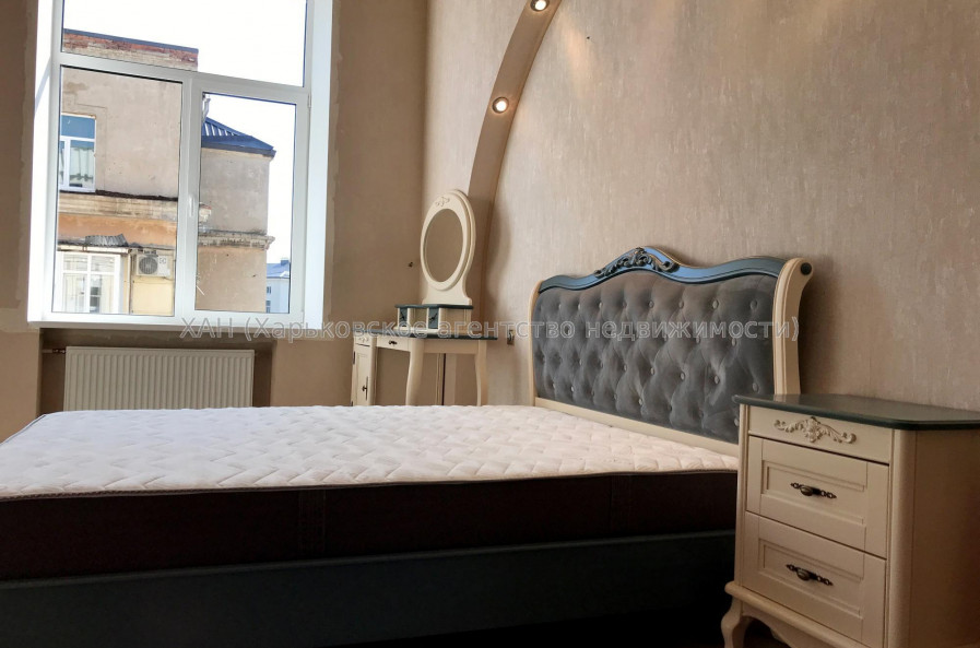 Продам квартиру, Куликовский спуск , 14 , 2  ком., 60 м², капитальный ремонт 