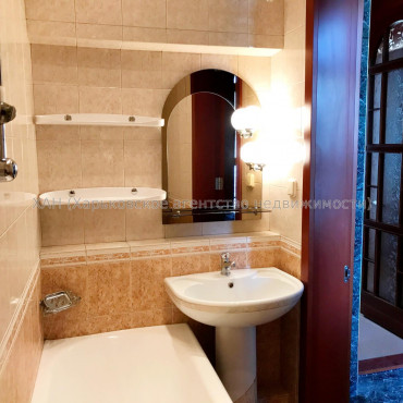 Продам квартиру, Куликовский спуск , 14 , 2 кім., 60 м², капитальный ремонт 