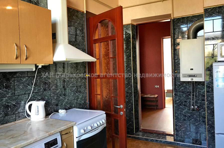 Продам квартиру, Куликовский спуск , 14 , 2  ком., 60 м², капитальный ремонт 