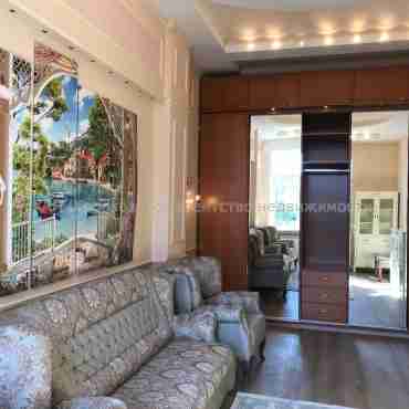 Продам квартиру, Куликовский спуск , 14 , 2  ком., 60 м², капитальный ремонт 