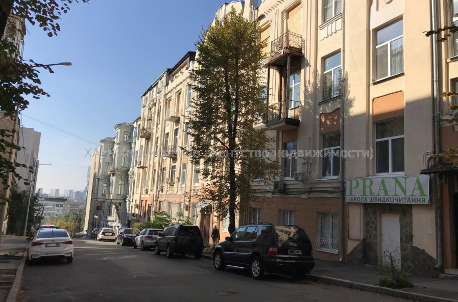 Продам квартиру, Куликовский спуск , 14 , 2  ком., 60 м², капитальный ремонт 