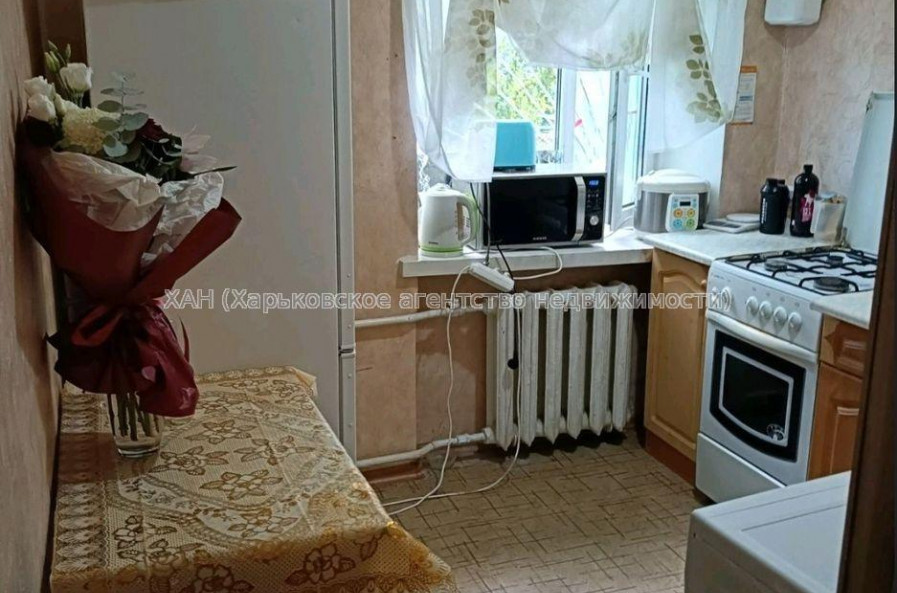 Продам квартиру, Защитников Неба ул. , 2  ком., 44 м², советский ремонт 
