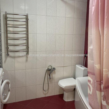 Продам квартиру, Любови Малой  просп. , 1 кім., 50 м², евроремонт 