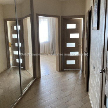 Продам квартиру, Любови Малой  просп. , 1 кім., 50 м², евроремонт 