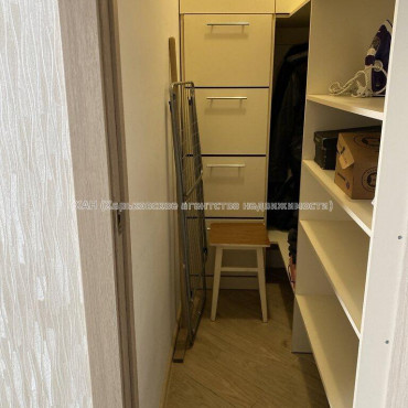 Продам квартиру, Любови Малой  просп. , 1 кім., 50 м², евроремонт 