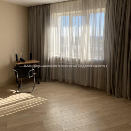 Продам квартиру, Любови Малой  просп. , 1 кім., 50 м², евроремонт