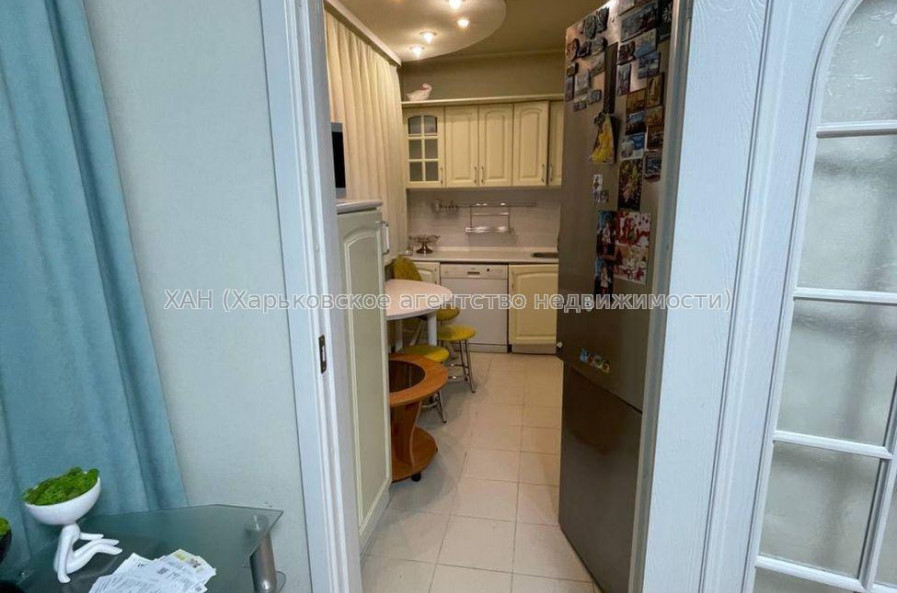 Продам квартиру, Волонтерская ул. , 3  ком., 68 м², авторский дизайн 