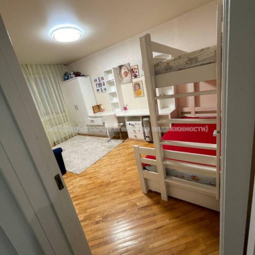 Продам квартиру, Волонтерская ул. , 3 кім., 68 м², авторский дизайн 