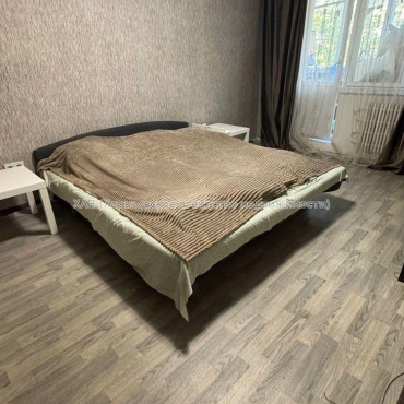 Продам квартиру, Тракторостроителей просп. , 1 кім., 36 м², косметический ремонт 