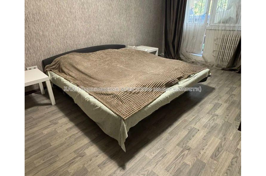 Продам квартиру, Тракторостроителей просп. , 1 кім., 36 м², косметический ремонт 