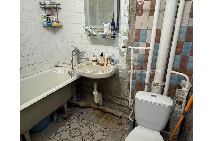 Продам квартиру, Тракторостроителей просп. , 1 кім., 36 м², косметический ремонт 