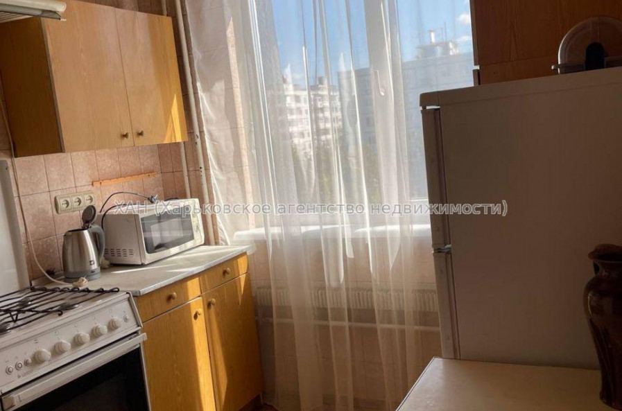 Продам квартиру, Бучмы ул. , 3  ком., 63.80 м², советский ремонт 