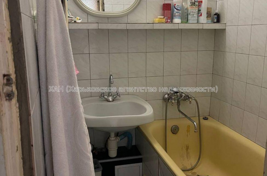 Продам квартиру, Бучмы ул. , 3  ком., 63.80 м², советский ремонт 
