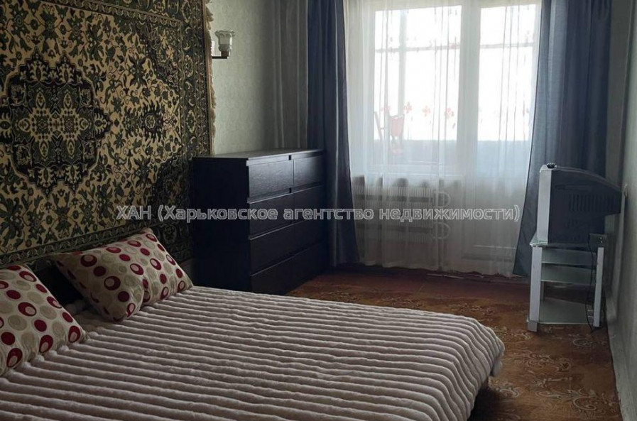 Продам квартиру, Бучмы ул. , 3  ком., 63.80 м², советский ремонт 