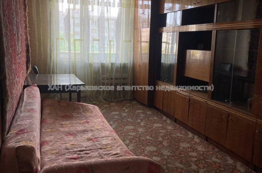 Продам квартиру, Бучмы ул. , 3  ком., 63.80 м², советский ремонт 