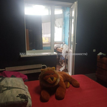 Продам квартиру, Непокоренных ул. , 4 кім., 80 м², советский ремонт 