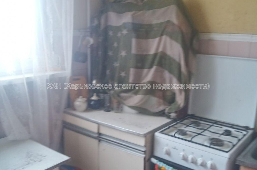 Продам квартиру, Непокоренных ул. , 4 кім., 80 м², советский ремонт 