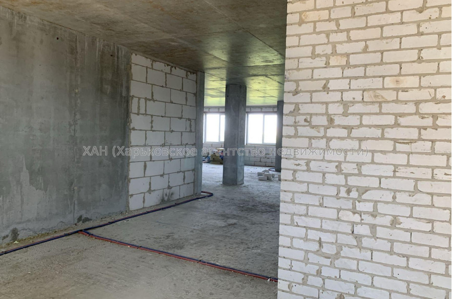 Продам квартиру, Динамовская ул. , 3 кім., 172 м², без отделочных работ 