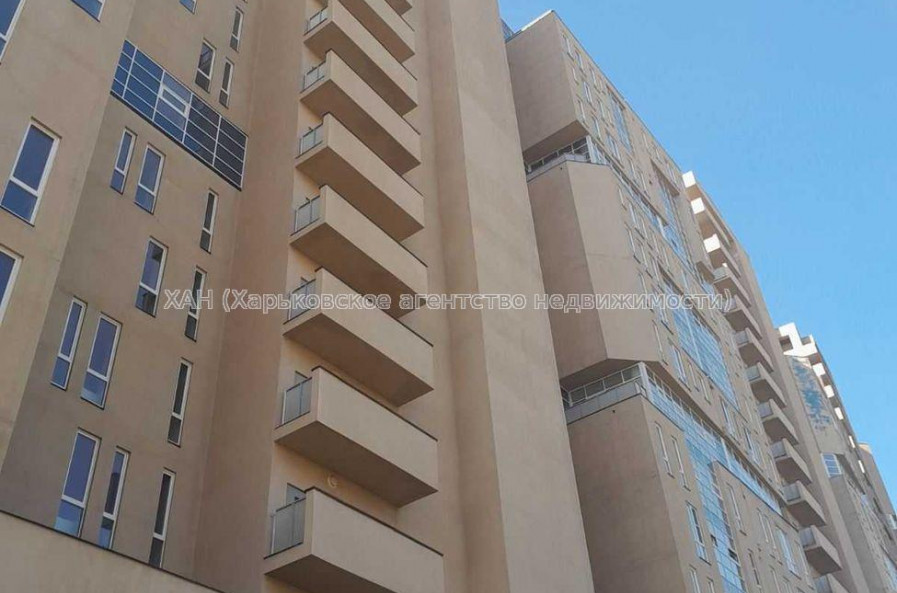 Продам квартиру, Клочковская ул. , 3  ком., 117 м², без отделочных работ 