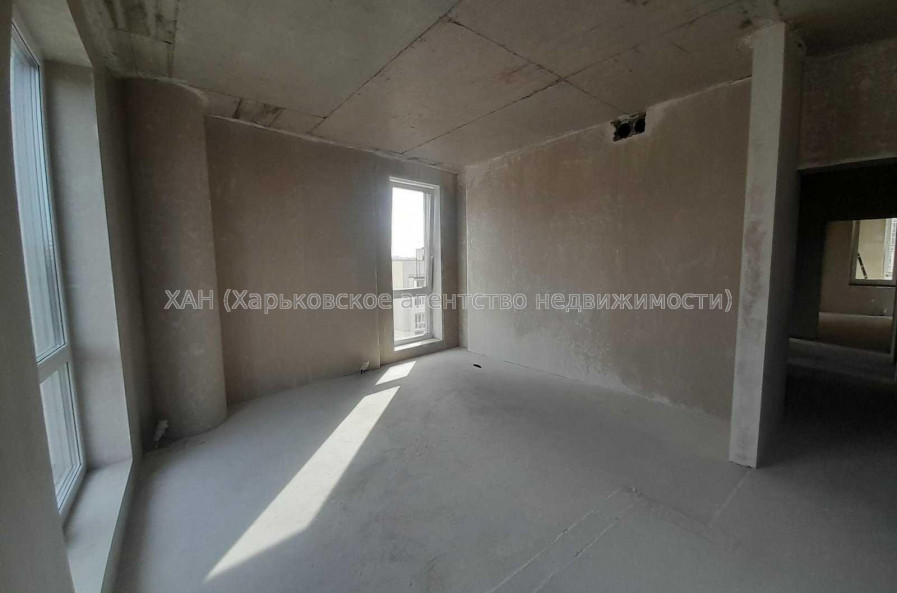 Продам квартиру, Клочковская ул. , 3  ком., 117 м², без отделочных работ 