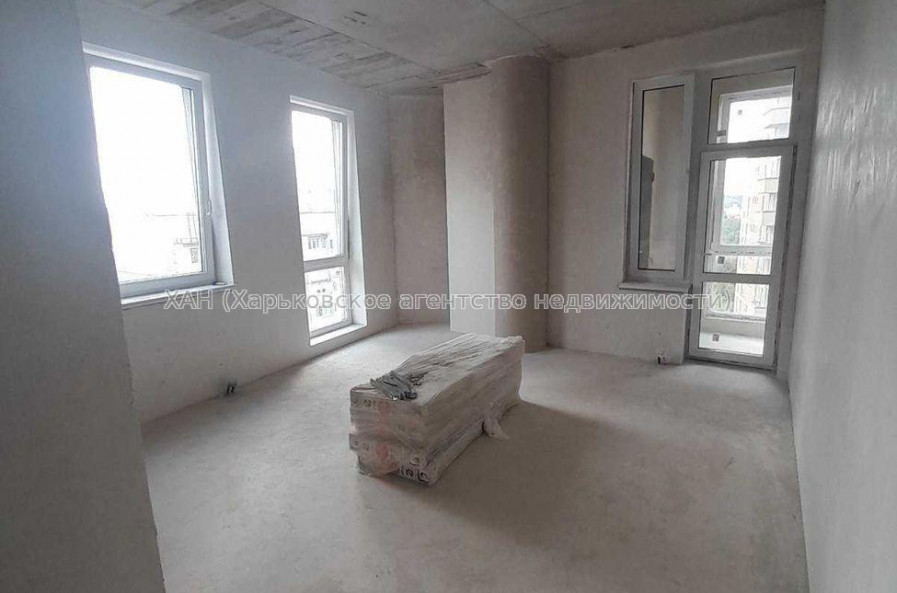 Продам квартиру, Клочковская ул. , 3  ком., 117 м², без отделочных работ 