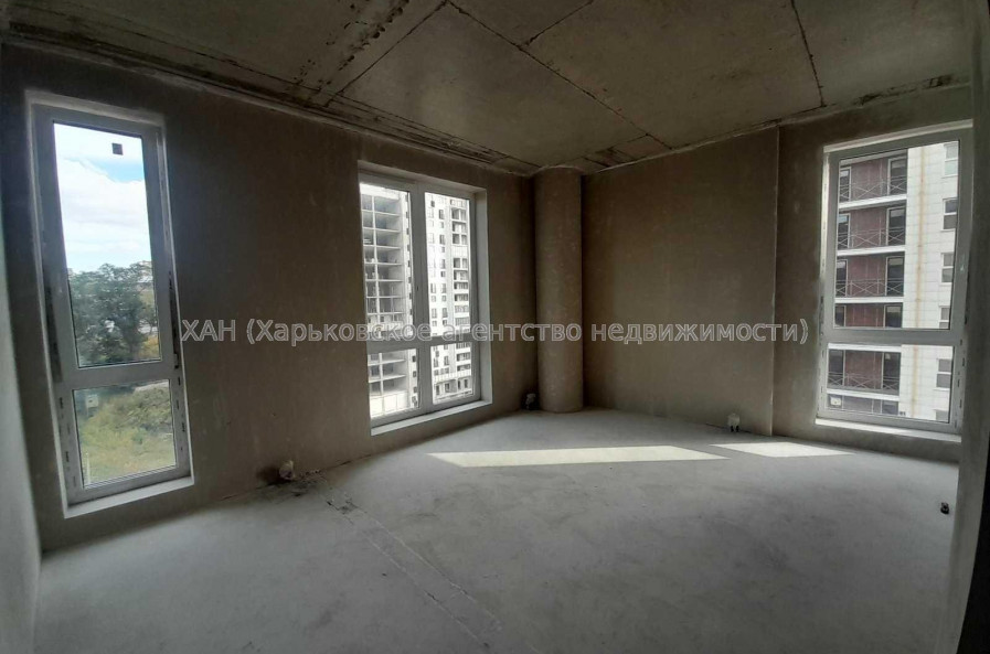 Продам квартиру, Клочковская ул. , 3  ком., 117 м², без отделочных работ 