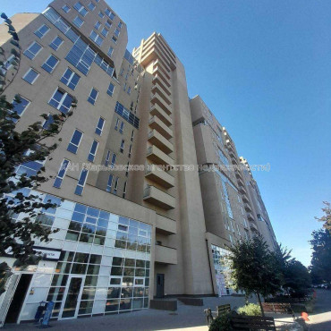 Продам квартиру, Клочковская ул. , 3 кім., 117 м², без отделочных работ 