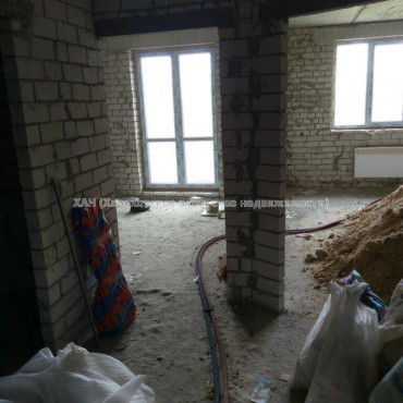 Продам квартиру, Салтовское шоссе , 1 кім., 43 м², без внутренних работ 