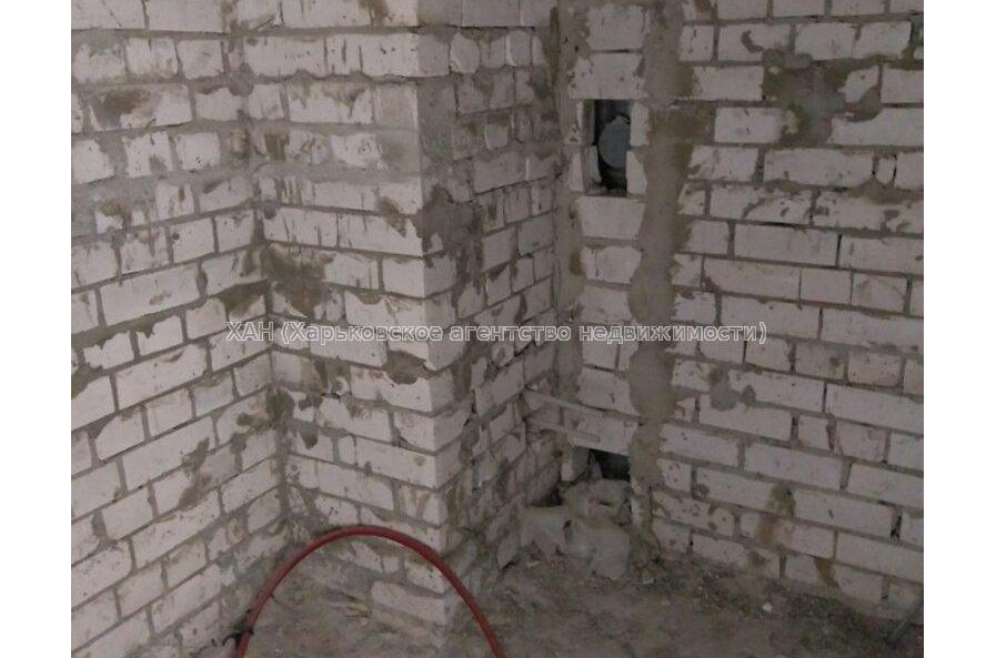 Продам квартиру, Салтовское шоссе , 1  ком., 43 м², без внутренних работ 