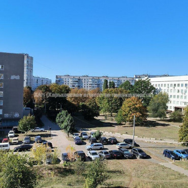 Продам квартиру, Салтовское шоссе , 1 кім., 43 м², без внутренних работ 