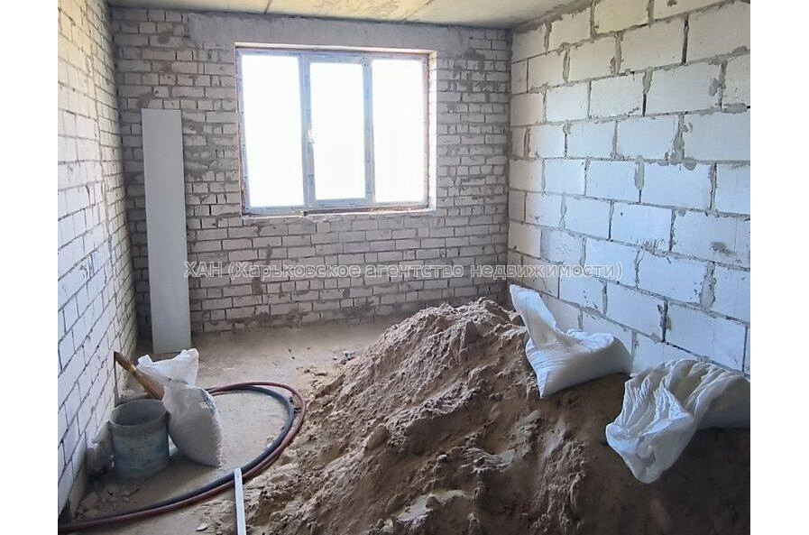 Продам квартиру, Салтовское шоссе , 1 кім., 43 м², без внутренних работ 