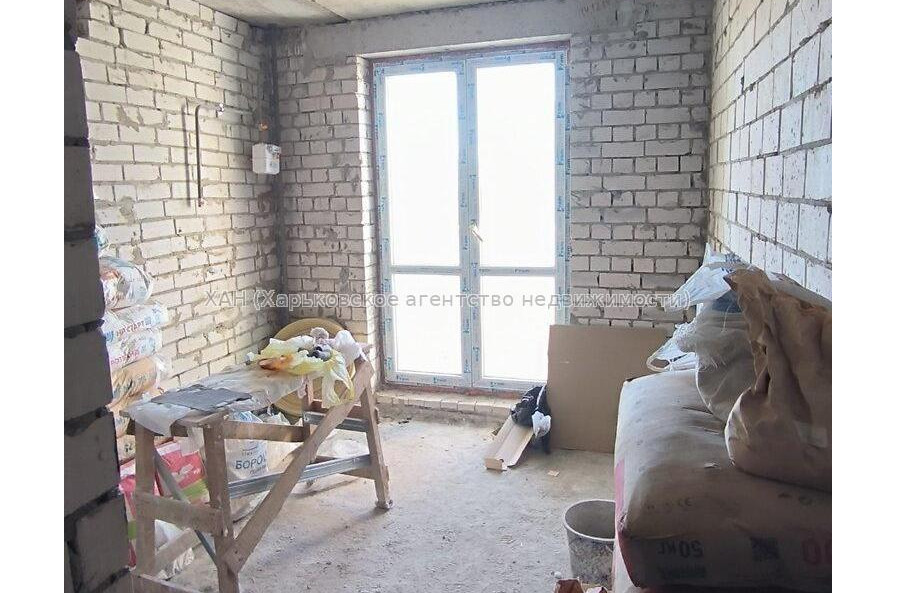 Продам квартиру, Салтовское шоссе , 1 кім., 43 м², без внутренних работ 