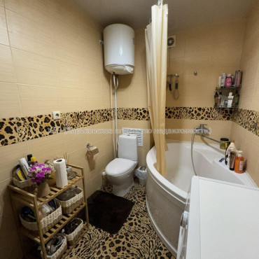 Продам квартиру, Людвига Свободы просп. , 2 кім., 50 м², авторский дизайн 