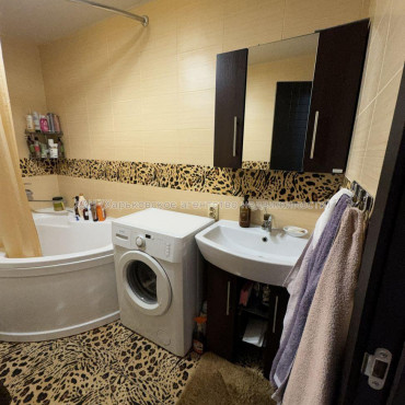 Продам квартиру, Людвига Свободы просп. , 2 кім., 50 м², авторский дизайн 