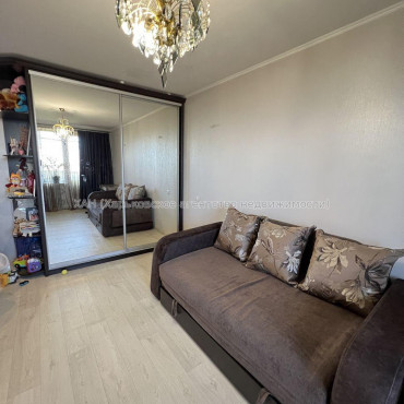 Продам квартиру, Владислава Зубенко ул. , 1 кім., 37 м², евроремонт 