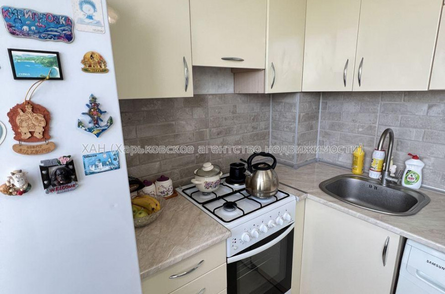 Продам квартиру, Владислава Зубенко ул. , 1 кім., 37 м², евроремонт 