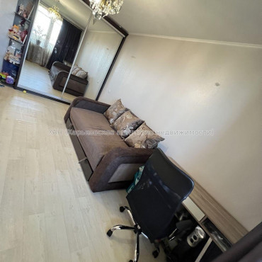 Продам квартиру, Владислава Зубенко ул. , 1 кім., 37 м², евроремонт 