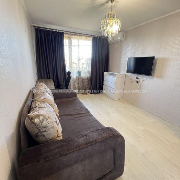 Продам квартиру, Владислава Зубенко ул. , 1 кім., 37 м², евроремонт 