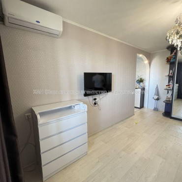 Продам квартиру, Владислава Зубенко ул. , 1 кім., 37 м², евроремонт 