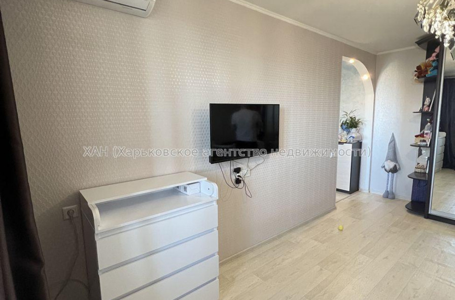 Продам квартиру, Владислава Зубенко ул. , 1 кім., 37 м², евроремонт 