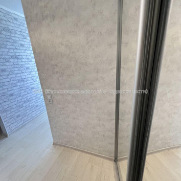 Продам квартиру, Владислава Зубенко ул. , 1 кім., 37 м², евроремонт 