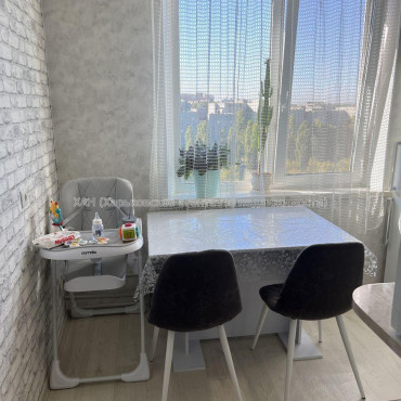 Продам квартиру, Владислава Зубенко ул. , 1 кім., 37 м², евроремонт 