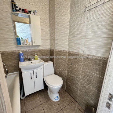 Продам квартиру, Владислава Зубенко ул. , 1 кім., 37 м², евроремонт 