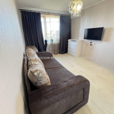 Продам квартиру, Владислава Зубенко ул. , 1 кім., 37 м², евроремонт 