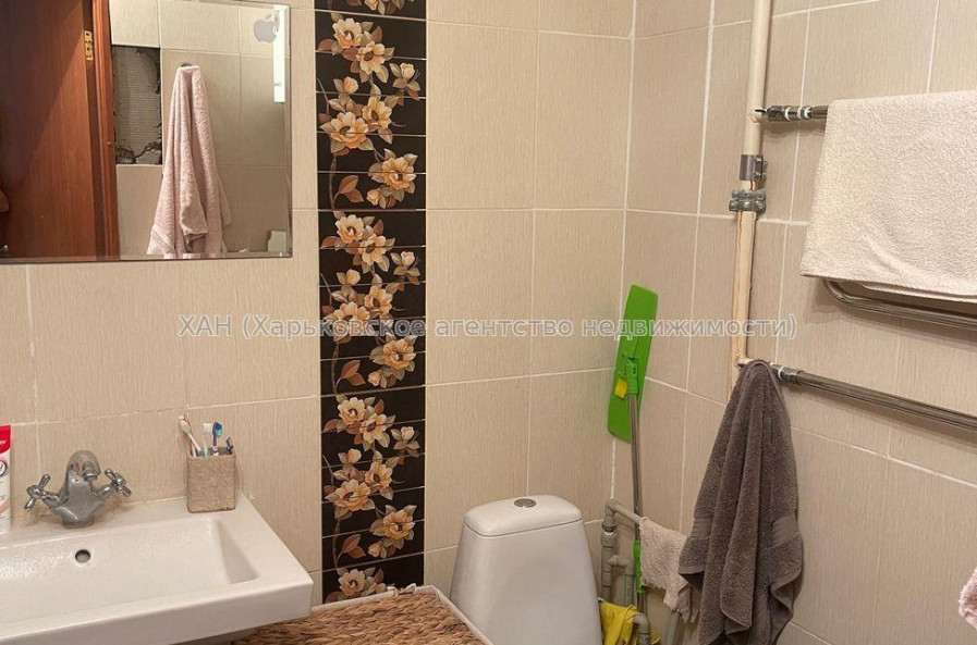 Продам квартиру, Юбилейный просп. , 2 кім., 65 м², капитальный ремонт 