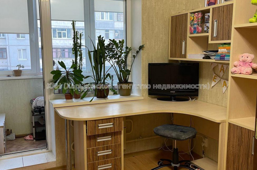 Продам квартиру, Юбилейный просп. , 2 кім., 65 м², капитальный ремонт 