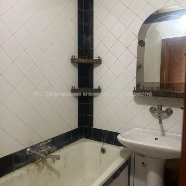 Продам квартиру, Аэрокосмический пр. , 174 , 3  ком., 66 м², косметический ремонт 