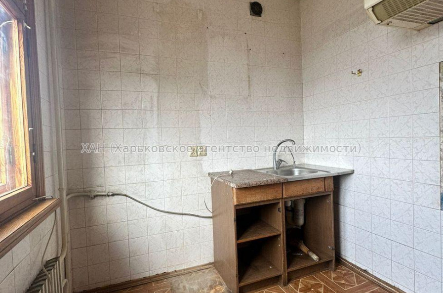 Продам квартиру, Аэрокосмический пр. , 174 , 3  ком., 66 м², косметический ремонт 